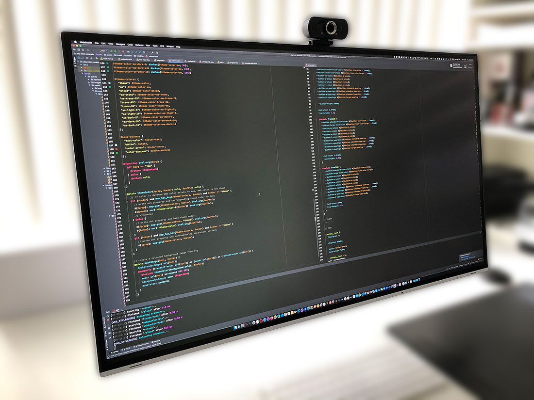 beeldscherm met code-editor